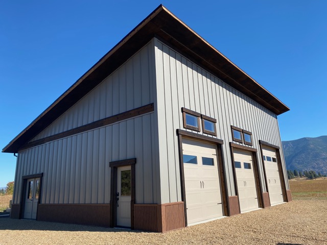 Custom home with mountain backdrop